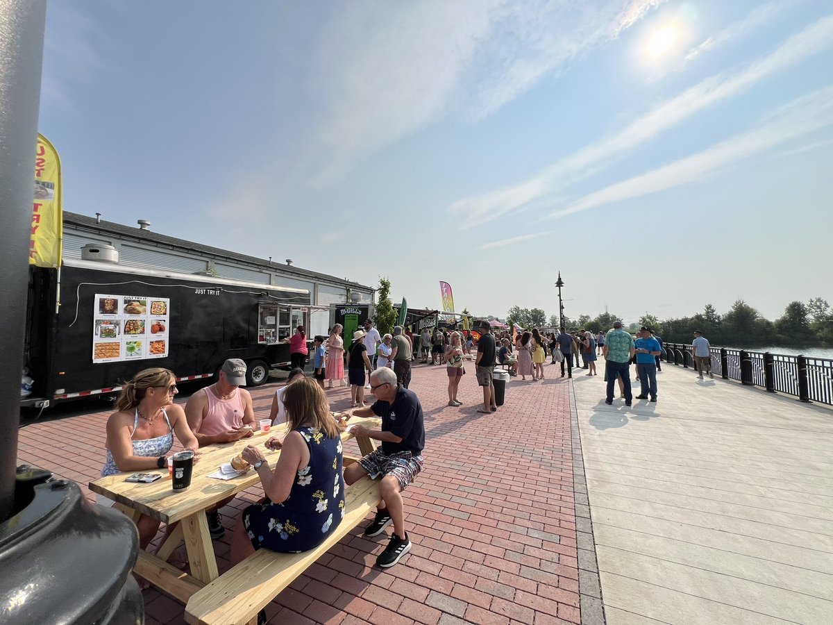 AJPicenteJr's tweet image. What a great evening at #HarborPoint yesterday in #Utica. I congratulate Mayor Galime on its opening to the public and look forward to working together in the next stages of its development.