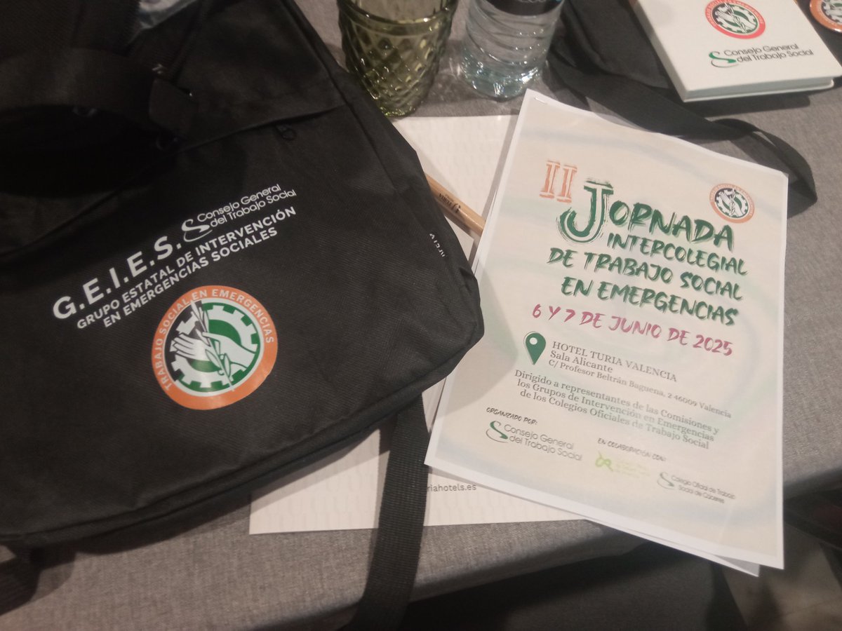 A punto de iniciar la II Jornada de Trabajo Social y emergencias con compañeras de <a href="/treballsocial1/">Col·legi de Treball Social de Catalunya</a> . Gracias por esta iniciativa del Consejo General de Trabajo Social