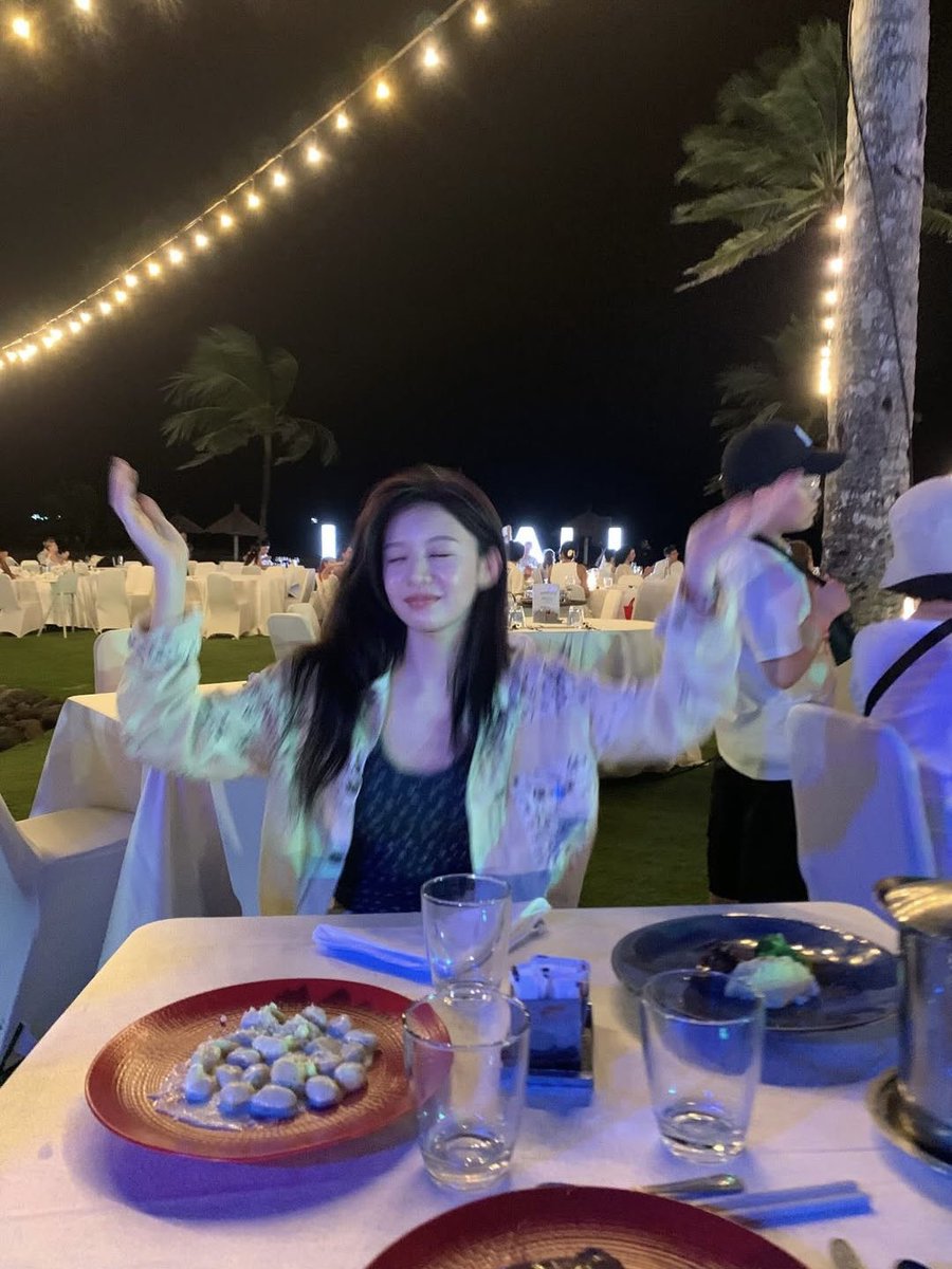 go younjung source tweet media