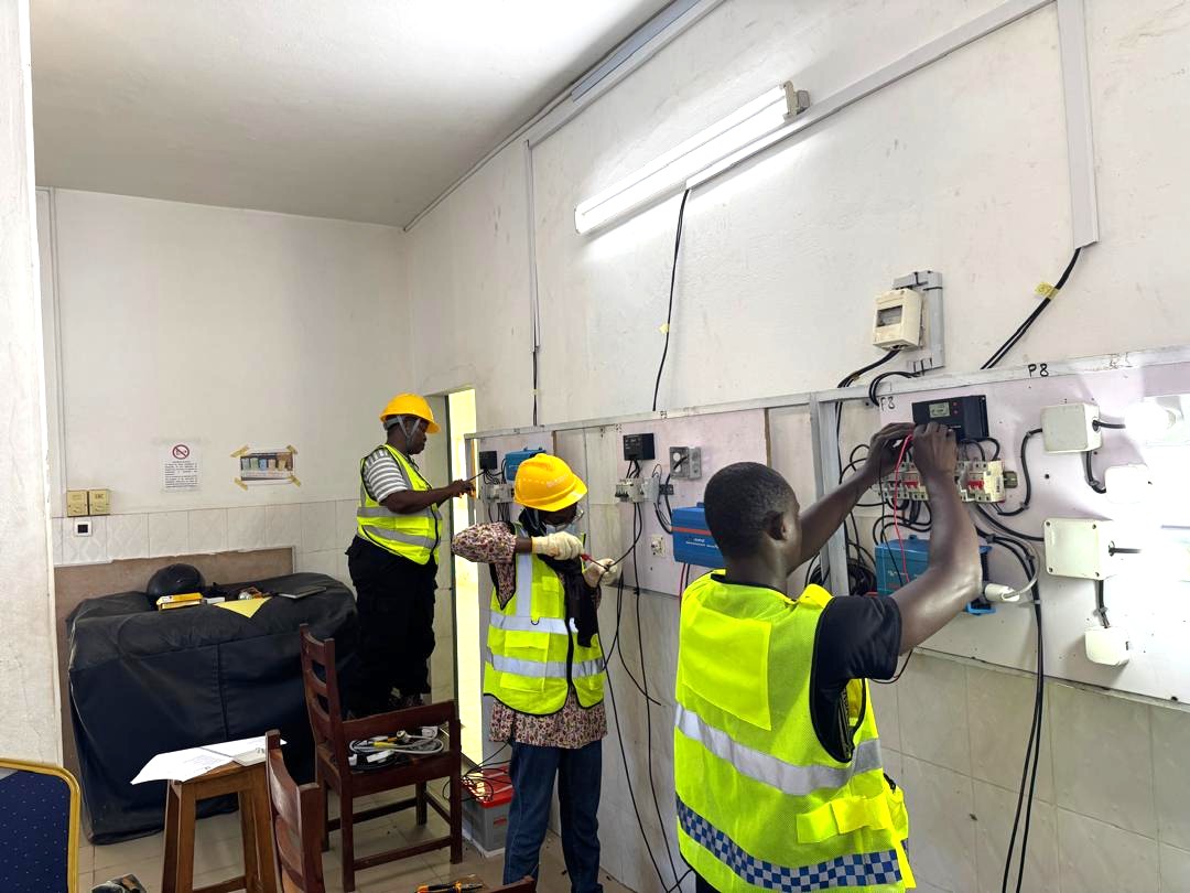 #Benin: 50+ candidates take the ECSES exam for off-grid solar PV

Organized by #ECREEE under the FRSD, funded by #BMZ &amp; implemented by <a href="/giz_gmbh/">GIZ</a>, in partnership with #ESMER &amp; Benin’s ECSES Committee.

More: bit.ly/4dRCPCG
#GreenJobs #SolarEnergy #Sustainability