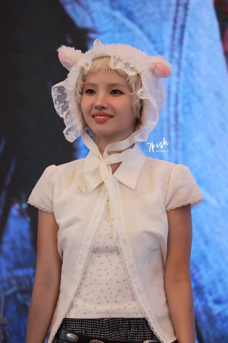 250606

What are you looking at 😆🐹

#소연 #SOYEON #아이들   #idle