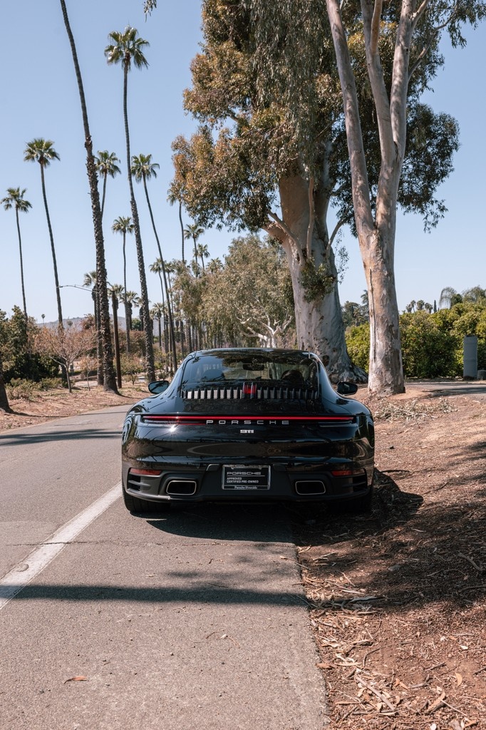 PorscheRiversid's tweet image. The Porsche 911 Carrera combines timeless design with performance that thrills. Ready for the ride of your life?

 #PorscheRiverside #911Carrera #PorschePerformance #LuxurySportsCar #InlandEmpire