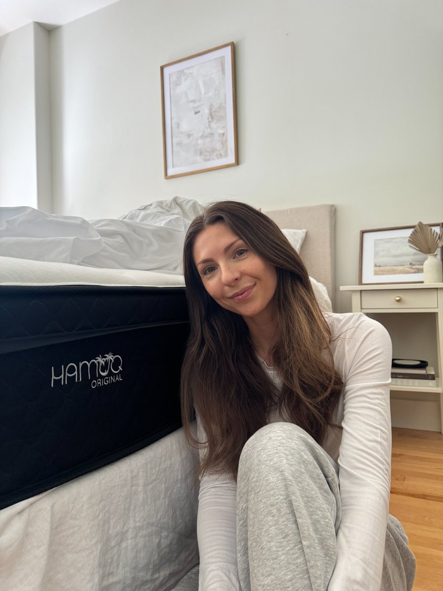 Cozy corner activated 😌 The kind of support you don’t realize you need, until you try Hamuq. 💙

📸 itsmelissabailey

#hamuq #hamuqsleep #hamuqmattress #canada #canadian #sleep #mattressinabox #hybridmattress