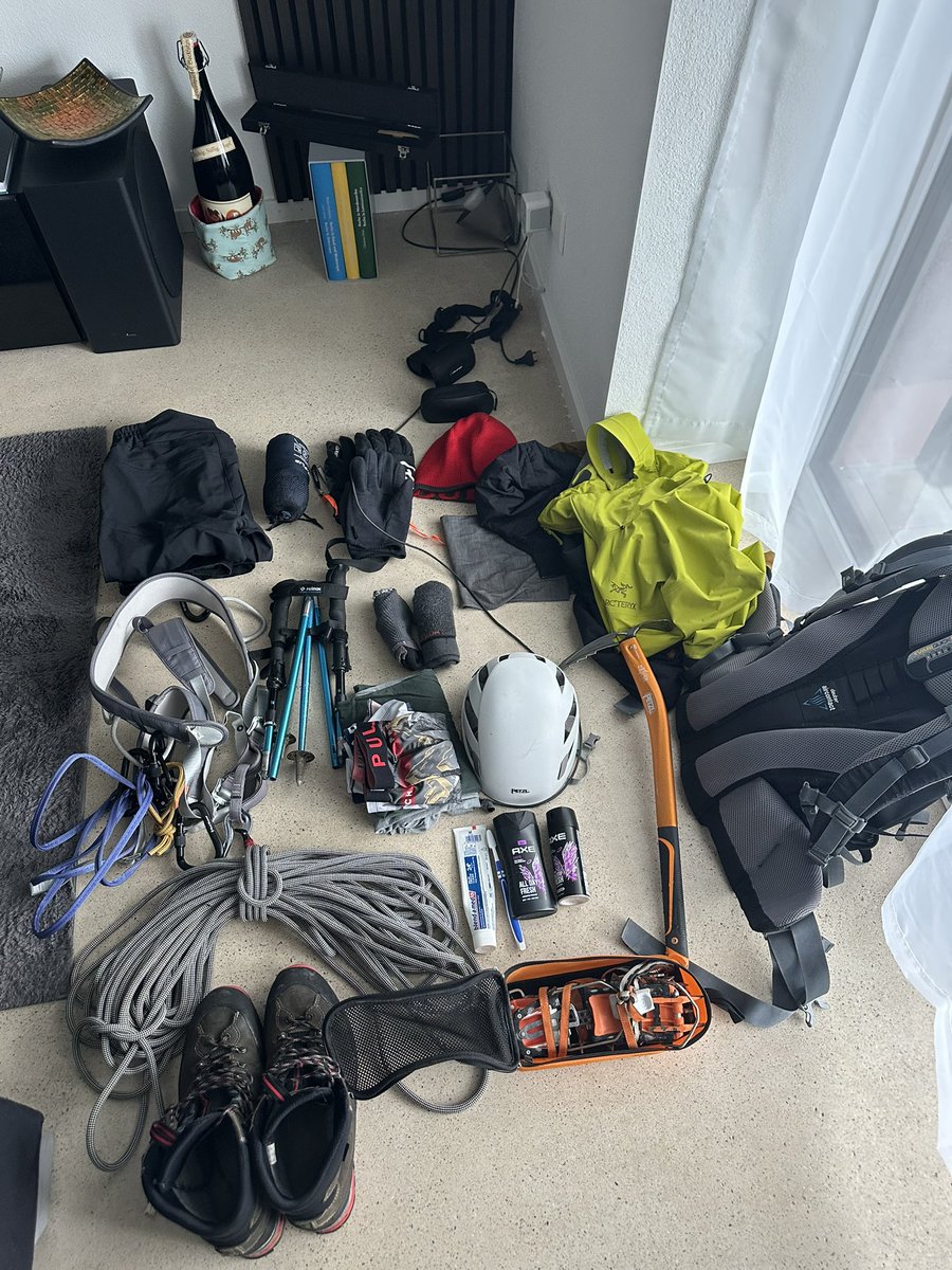 Time to kick off the high-altitude season again! It’s a bit early and there will still be plenty of snow, but we’re going to give Mount Ortler in South Tyrol, Italy a shot this weekend. 🏔️⛏️❄️ Wish us good luck 🤞 💙💜