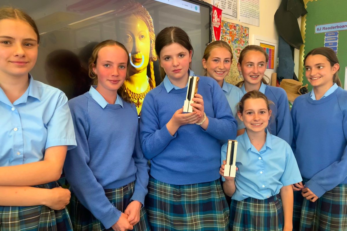 #HazlegroveYear8 explored history’s obsession with celebrity—from Saint Thomas Becket to Charles I to JFK! Handling items from JFK’s Hyannis Port home, they reflected on how fame shapes our view of objects.

#HazlegroveHistory #HazlegrovePrep #GreatStoriesBeginHere