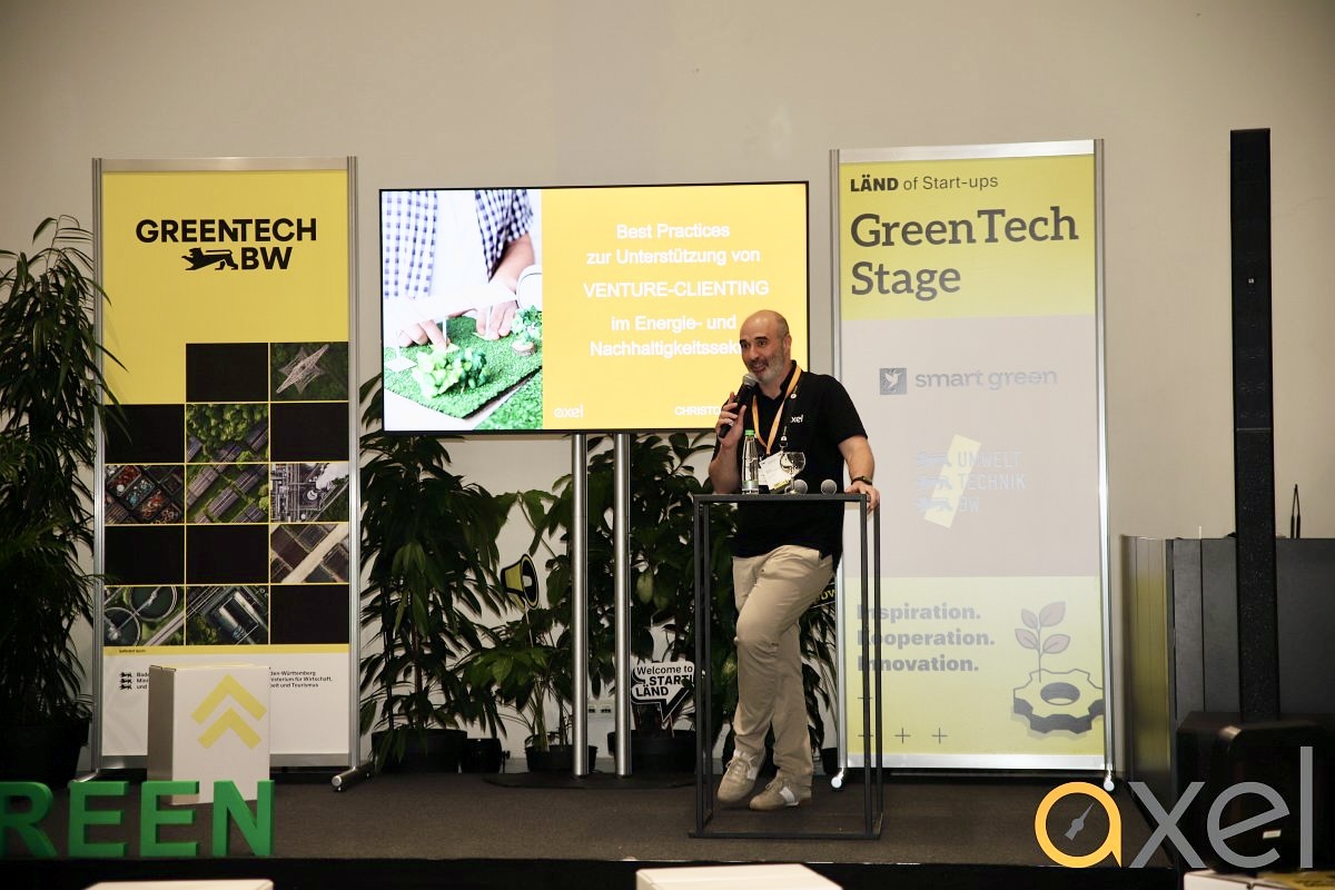 Das Startup HeatPump23 GmbH ist Landessieger beim „Start-up BW Elevator Pitch 2025“
Betreut von AXEL - Der Energie-Accelerator von <a href="/fokusenergie/">fokus.energie e.V.</a> , zeigt das Team, wie #Innovationen konkret zur #Wärmewende beitragen können.
#accelerator #startupbwsummit <a href="/StartupBW/">StartupBW</a>