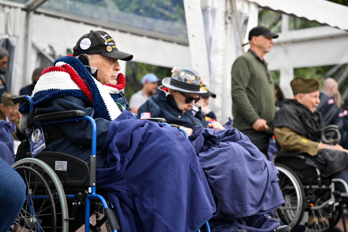 Au cimetière américain de Colleville-sur-Mer reposent 9.387 héros, sur une terre qui n'était pas la leur et pour la liberté de laquelle ils ont combattu.

Aux côtés de mon homologue Pete Hegseth, <a href="/SecDef/">Secretary of Defense Pete Hegseth</a>, en présence des vétérans américains, pour redire que nous n'oublions pas ce
