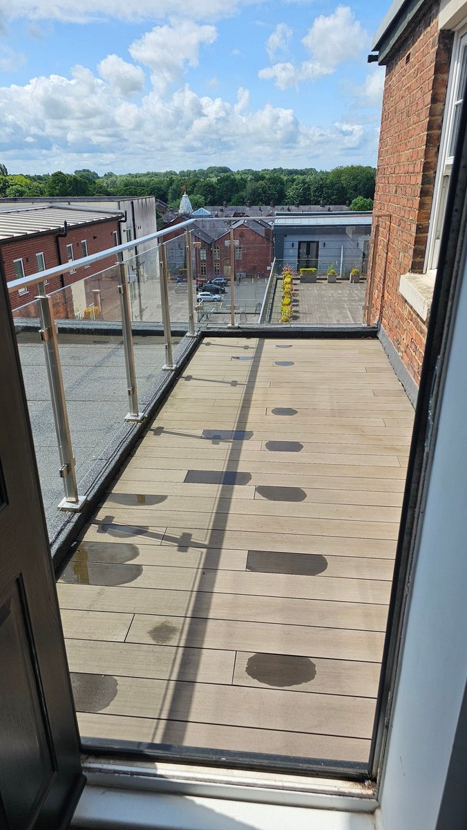 Very sad day, my daughter moving back down south after completing her Medical degree. Leaving her lovely flat, hard few days but certainly glad we went for the bigger van. Just the nice Friday drive back now.