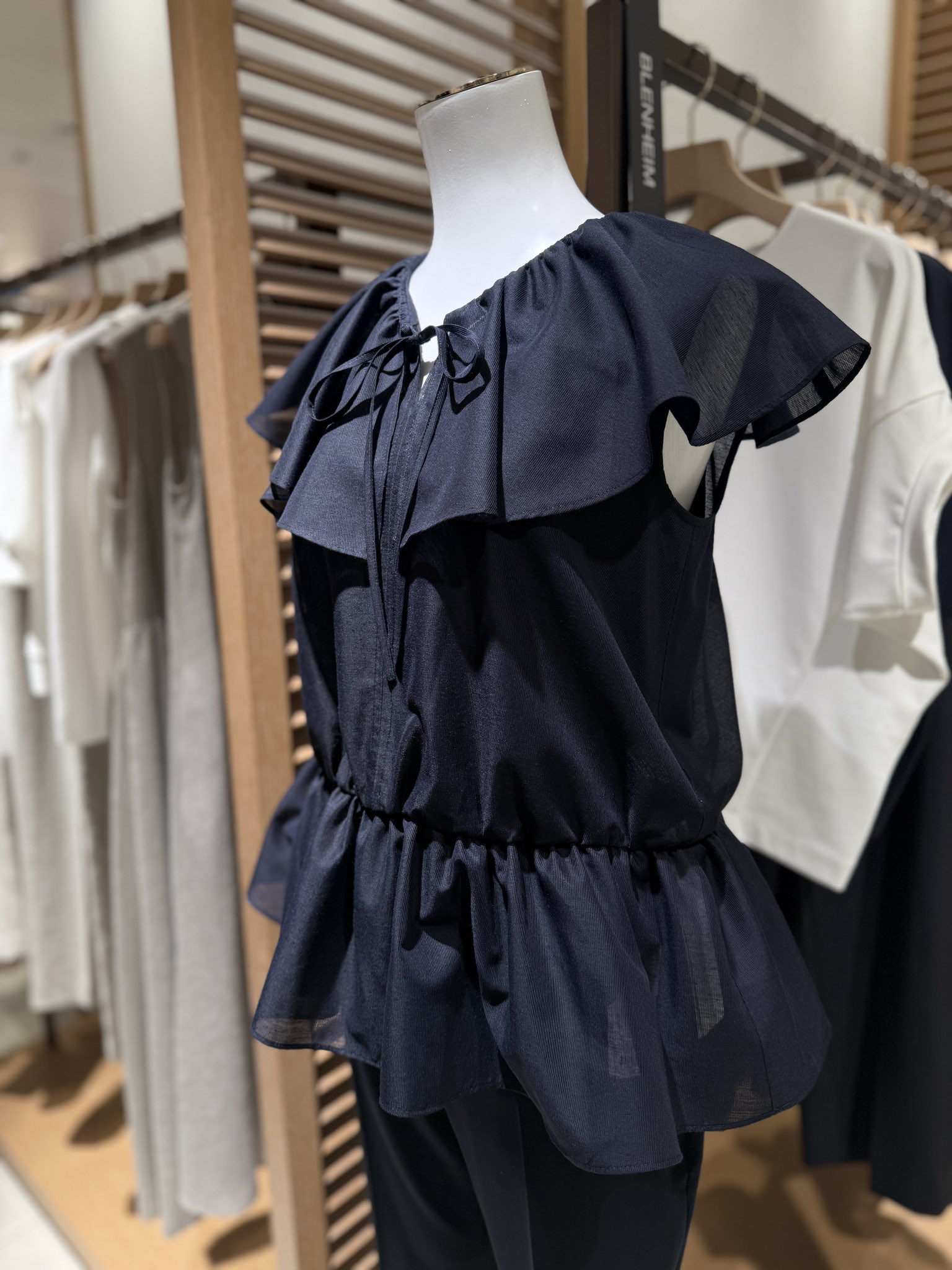 M-premier - 【macaronさま専用】【新品】M-PREMIER ブラウス M-PREMIER on X: 
