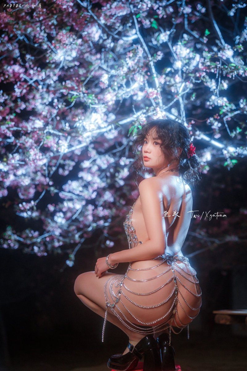 福利姬三文鱼头分享的黄推图片2 - 网红私拍内容