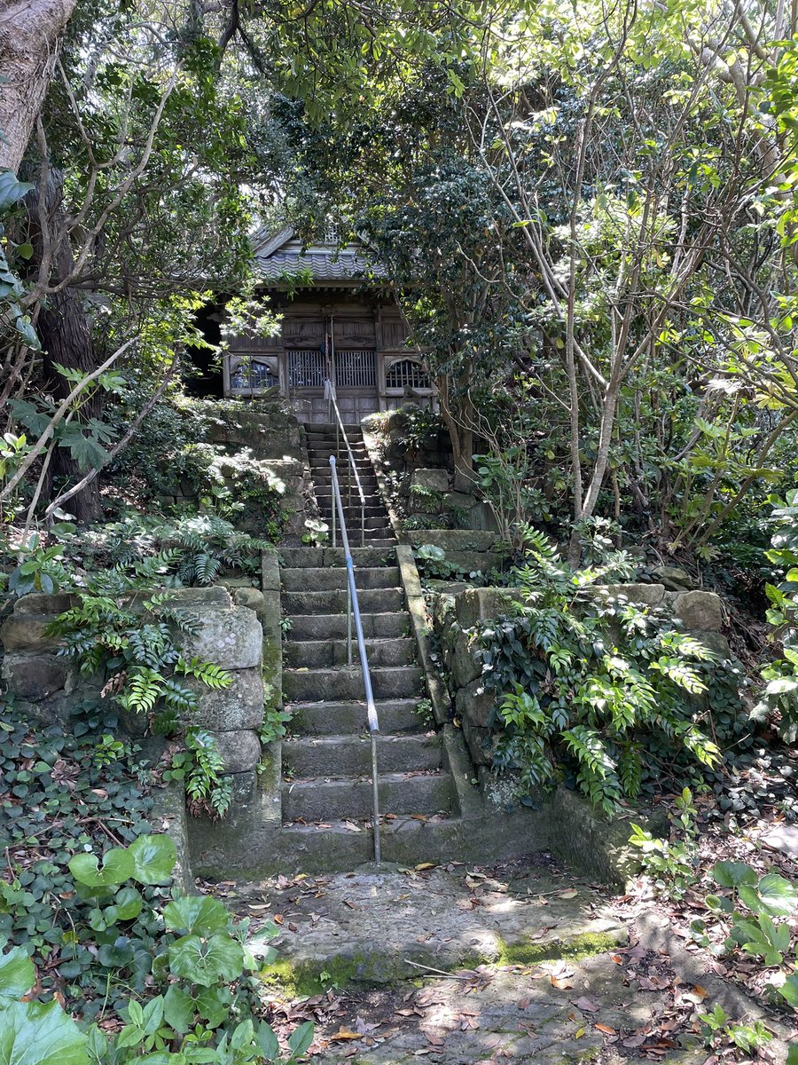 zippy_zippy_'s tweet image. 少し前、千葉の南の方をふらっと旅行して来ました
鳥居がいっぱいあった⛩️