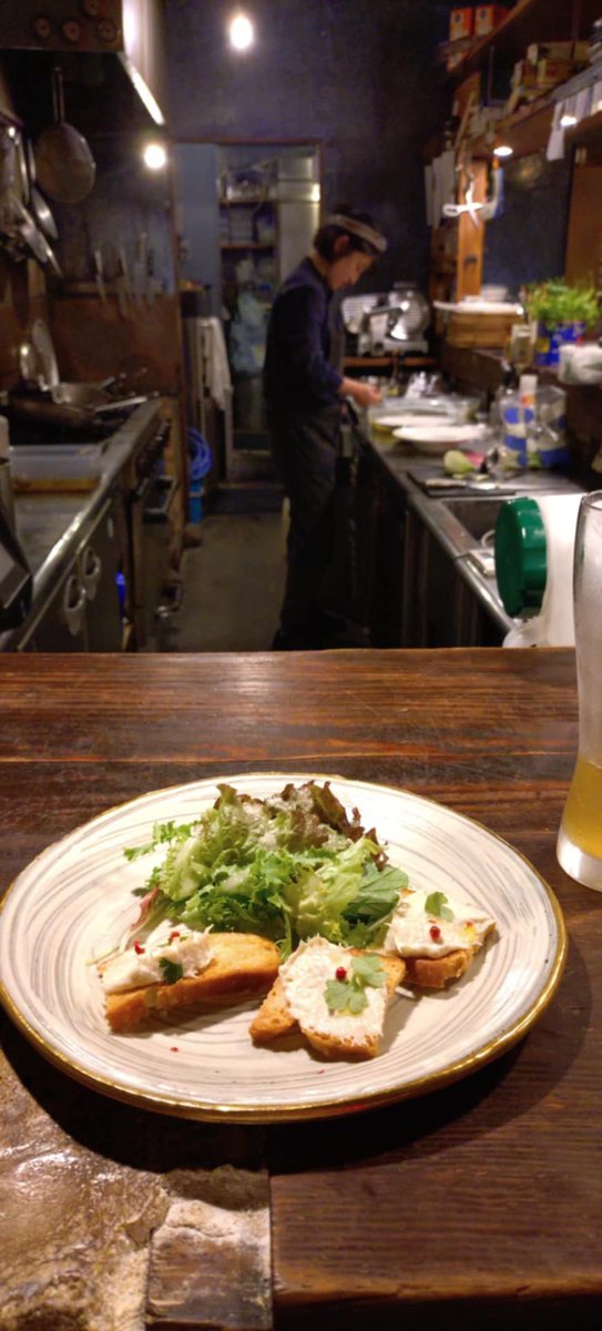 BBakemi's tweet photo. カナズキッチンのご飯で生き延びてます。
パテとかブラマンジェとか、美味しすぎて幸せ。
そしてこのワインがびっくりするほど旨い。 https://t.co/JrWhOllD1r