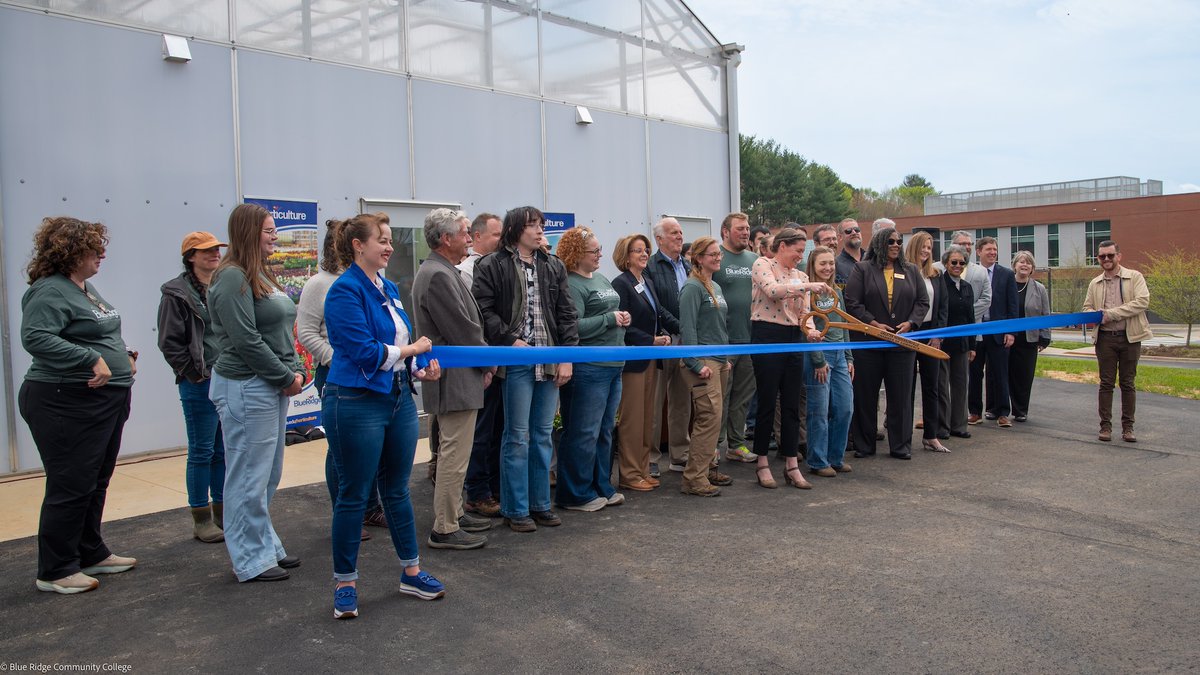 BlueRidgeCC's tweet image. "What if a single campus building could prepare students to both grow North Carolina’s food supply and protect it from cyberattacks?" -President Leatherwood
More: blueridge.edu/2025/06/05/fro…
#EducationElevated