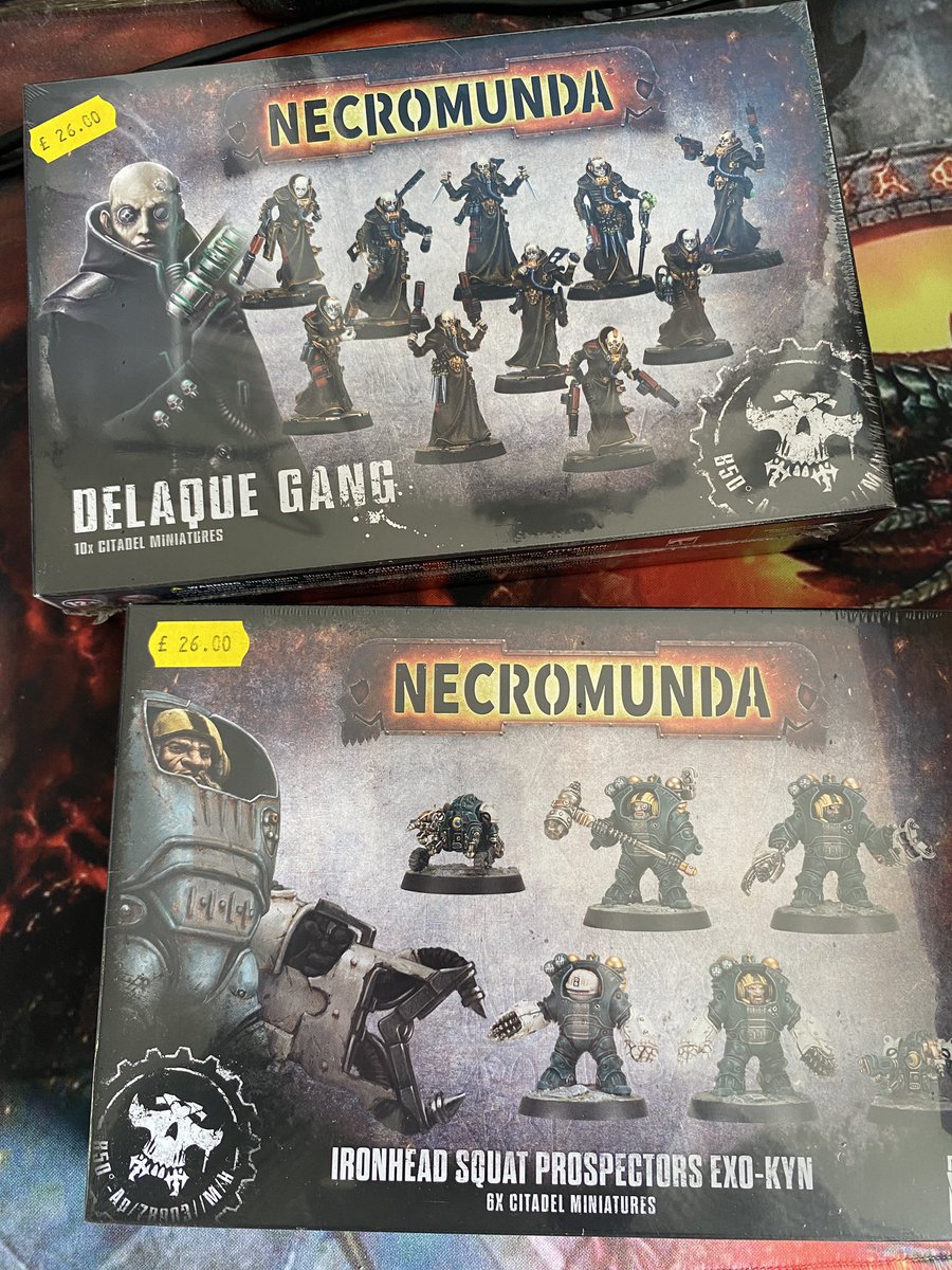 I also picked up two gangs for #necromunda the Delaque and the Ironhead Squad. It’s a game I haven’t played but I really want to and love these #miniatures