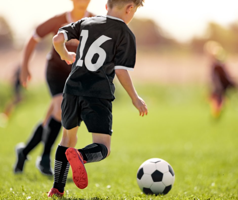 📚💼 ¿Buscas una salida profesional en el deporte? Con nuestros cursos de técnico deportivo podrás acceder al mercado laboral como entrenador de fútbol. ¡Solicita información hoy mismo! #Fútbol #EntrenadorDeFútbol #FormaciónDeportiva