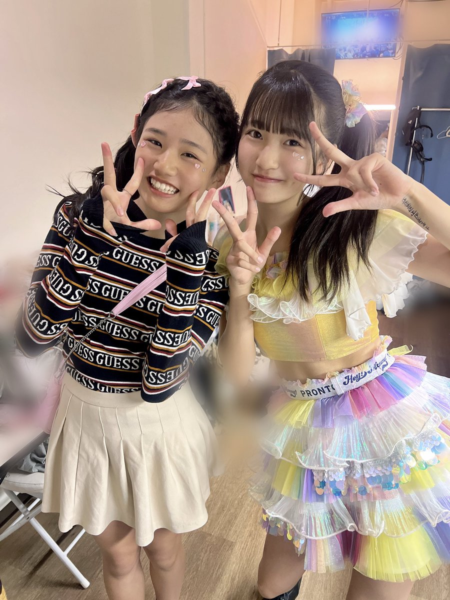 sakoriona's tweet image. 2本目のLIVEはこちらっ‼︎
最近忙しくてボケ始めてます
明日はボケないように頑張る😤

こちらも6/1のシブデヘイでのまいはちゃんとのお写真です💛🎀
まいはちゃんありがとうございます♡♡

#シブサン #迫莉音奈 #jsアイドル #js