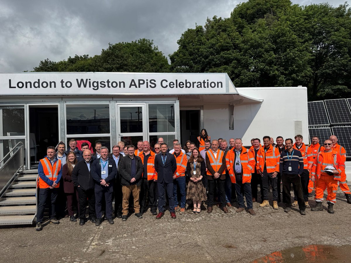 Today the MMLe team are celebrating successfully electrifying the #MidlandMainLine to Wigston - on time and under budget. We were pleased to be invited to join the celebration and we call on the government to maintain the momentum and continue with the next phase.