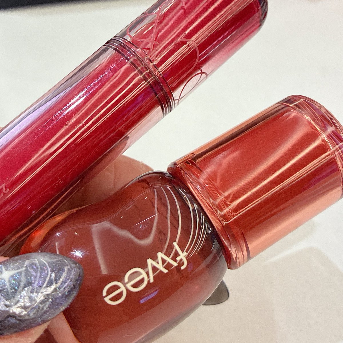 mimimichi4's tweet photo. For those who asked for lips combo:

Any nude lips pencil to overdraw your upper lips. 
Romand juicy lasting tint #22
Fwee 3D gloss #A06 (30%) https://t.co/NpAO8ANviA
