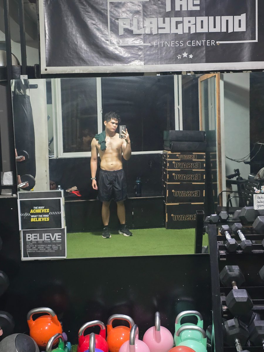 Naghahandang masipa 😭