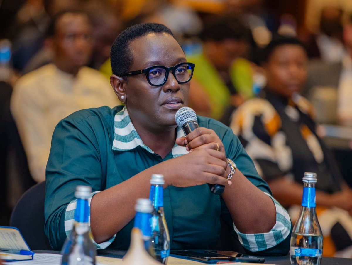 <a href="/mskayisire/">M Solange KAYISIRE</a> <a href="/RwandaLocalGov/">Ministry of Local Government | Rwanda</a> <a href="/rbarwanda/">Rwanda Broadcasting Agency (RBA)</a> Umunyamabanga wa Leta <a href="/mskayisire/">M Solange KAYISIRE</a>: Nubwo hari intambwe nini yatewe turacyafite, haracyari na byinshi byogukora mu gukemura ibibazo bibangamiye imibereho myiza y’abaturage, isuku nkeya,n’ibindi bibangamira icyerekezo dushaka kugeramo cy’iterambere rirambye.”
#RALGA_IntekoRusange29
