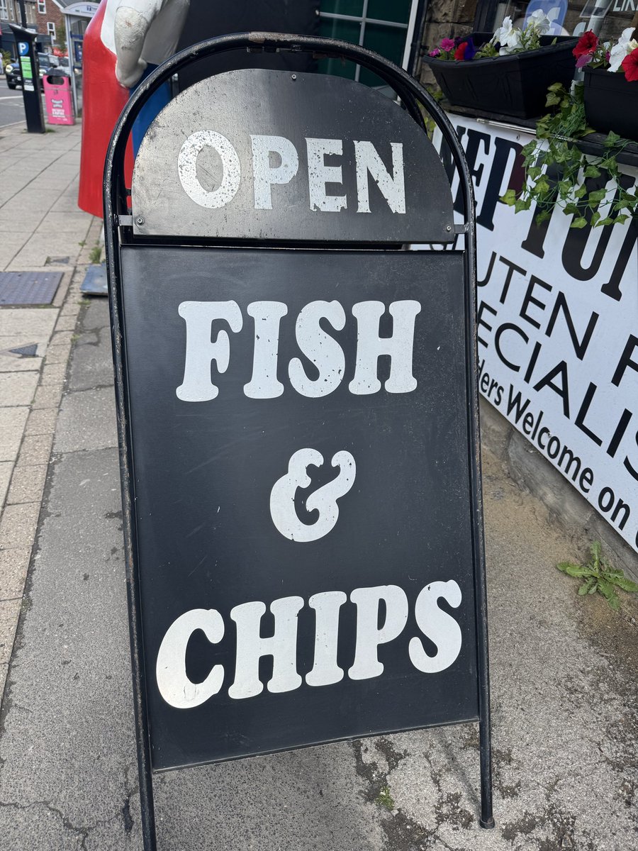 Carly_Scala (@carly_scala) on Twitter photo Would be rude not to on #NationalFishAndChipsDay #FishyFriday Would be rude not to on #NationalFishAndChipsDay #FishyFriday