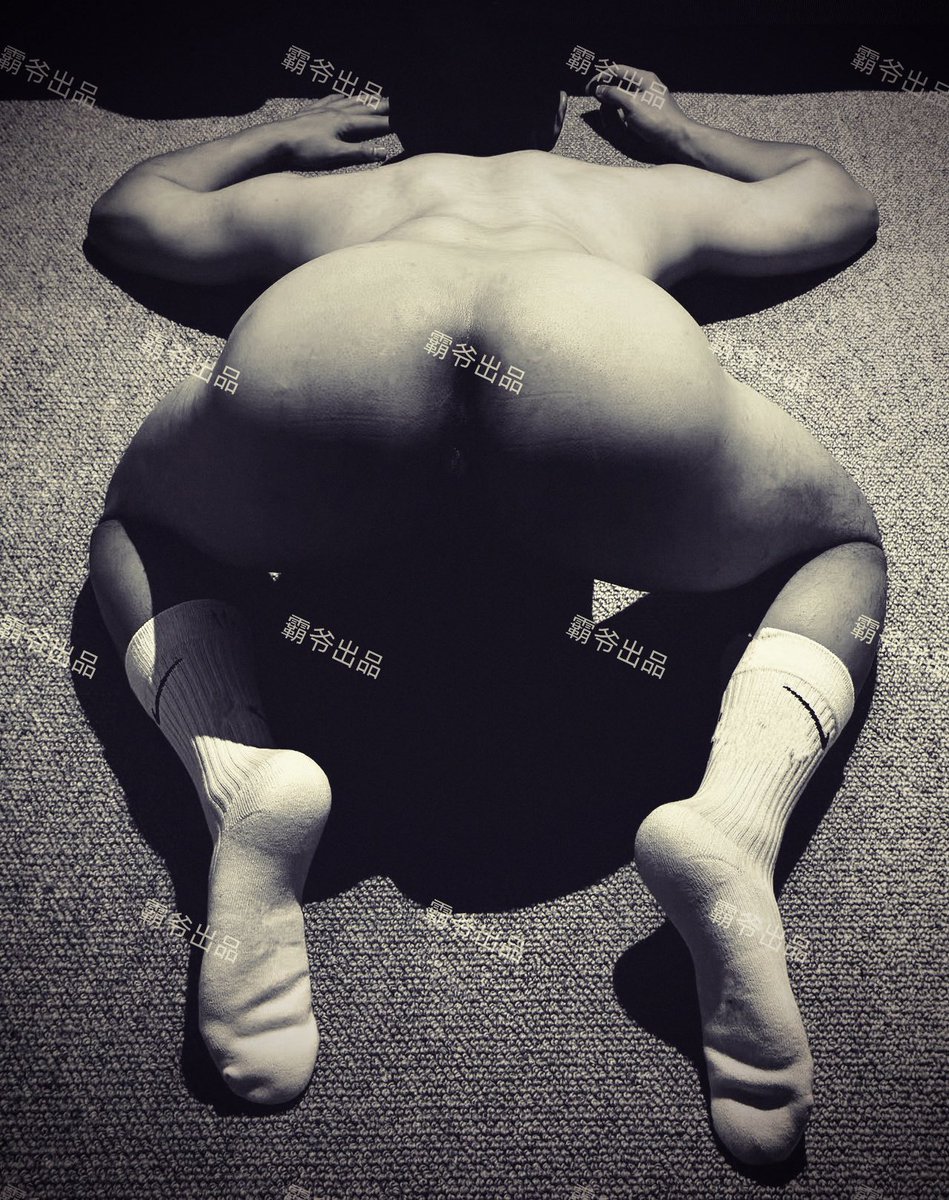 吃得好系列～最近吃的好三十多岁的男人还能保持这么好的身材和体脂，真的是不错的榜样啊！刚收入手的肌肉奴，好好调教一下吧！肌肉粽在路上！过段时间更新这个粽子的后续。