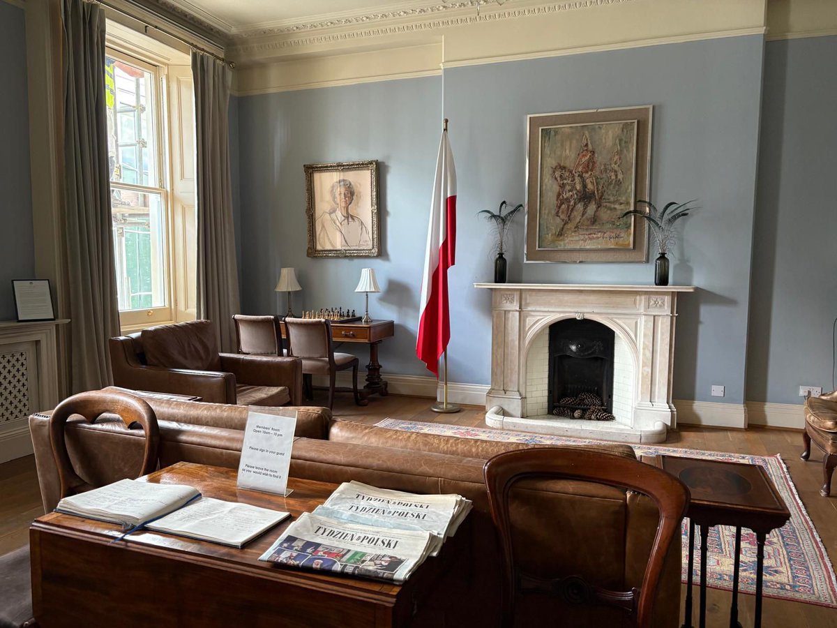 Center for the Study of Diplomacy KUL (@diplomacykul) on Twitter photo 📆Na początku czerwca 2025 r. delegacja Centrum odbyła wizytę studyjną w Londynie. Celem wyjazdu było opracowanie koncepcji wspólnych projektów i wydarzeń z zakresu dyplomacji publicznej i kulturalnej.
<a href="/PolishEmbassyUK/">Polish Embassy UK 🇵🇱</a> <a href="/AmbWilczek/">Piotr Wilczek</a> <a href="/posklondon/">POSK Polish Centre London</a> <a href="/ognisko_polskie/">Ognisko Polskie</a> <a href="/KUL_Lublin/">KUL, John Paul II Catholic University of Lublin</a> 📆Na początku czerwca 2025 r. delegacja Centrum odbyła wizytę studyjną w Londynie. Celem wyjazdu było opracowanie koncepcji wspólnych projektów i wydarzeń z zakresu dyplomacji publicznej i kulturalnej.
<a href="/PolishEmbassyUK/">Polish Embassy UK 🇵🇱</a> <a href="/AmbWilczek/">Piotr Wilczek</a> <a href="/posklondon/">POSK Polish Centre London</a> <a href="/ognisko_polskie/">Ognisko Polskie</a> <a href="/KUL_Lublin/">KUL, John Paul II Catholic University of Lublin</a>