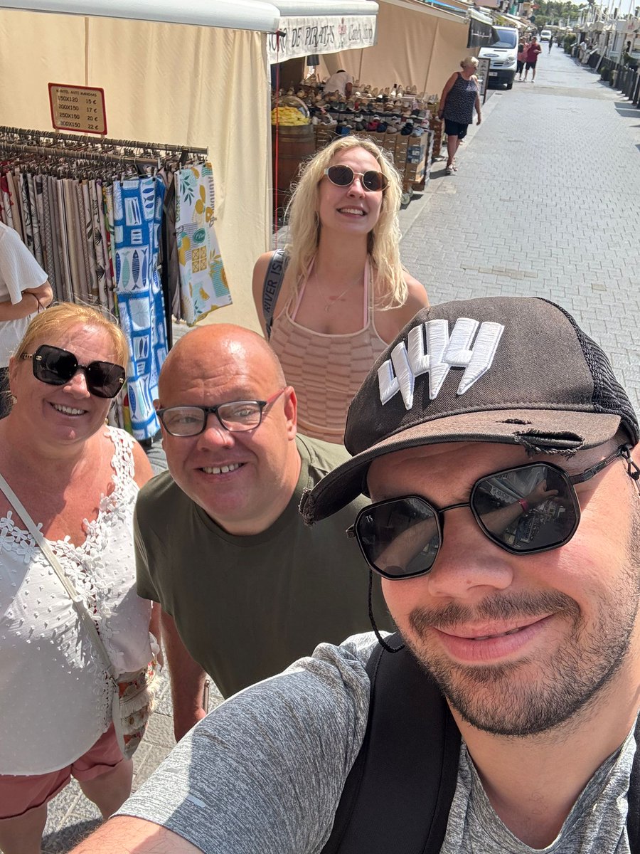MrKevShort's tweet image. Great day with the fambo @short_caroline @Jay_Short_ #Cambrills #CostaDorada
❤️