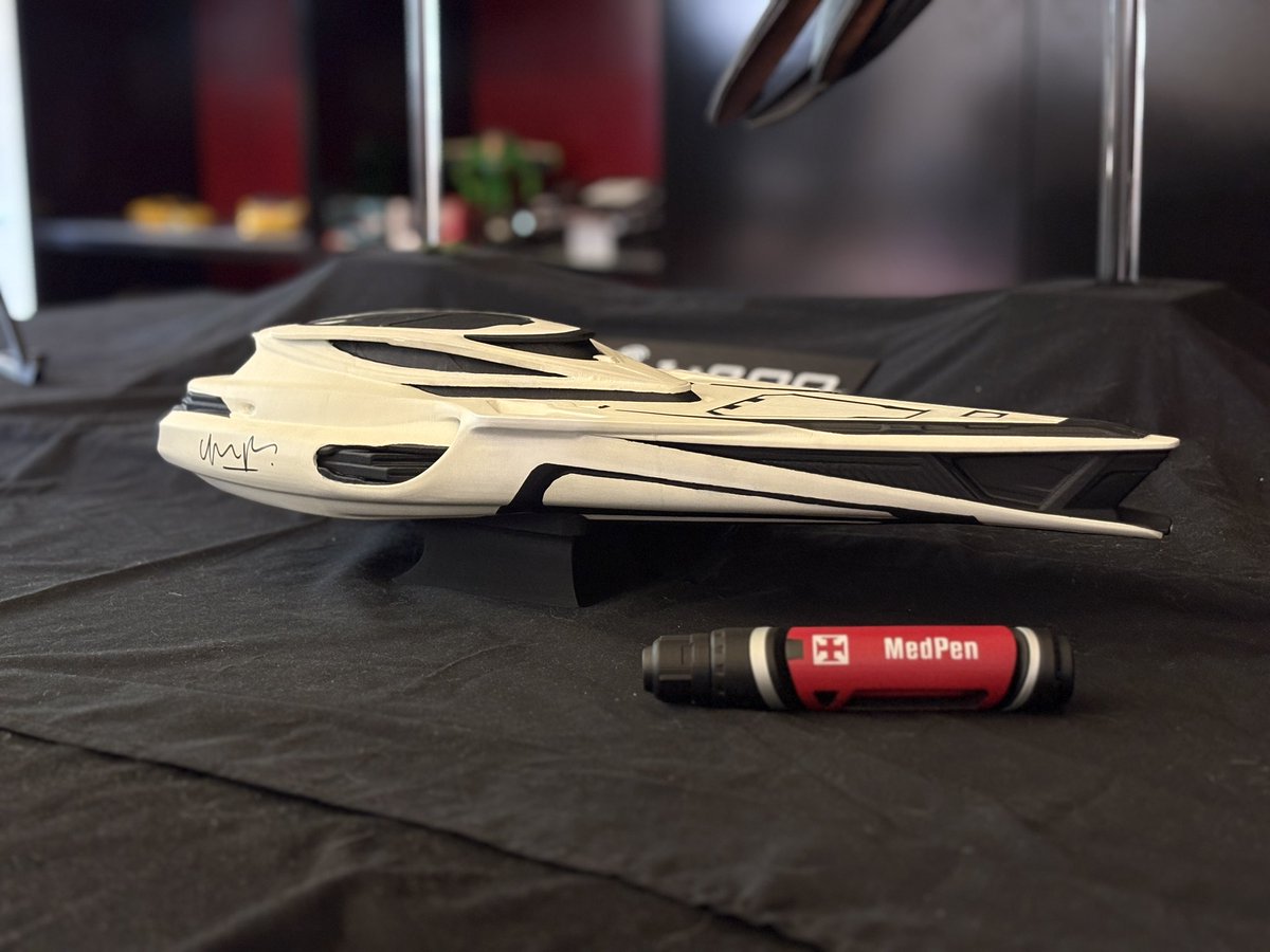 tombeckhauser's tweet photo. And here she is! Finally complete and shipped to @SpiceyWulf. This model was massively delayed but hey I did manage to get it signed by Chris Roberts himself. Worth the wait? #StarCitizen #890Jump https://t.co/dPHBq36JnP