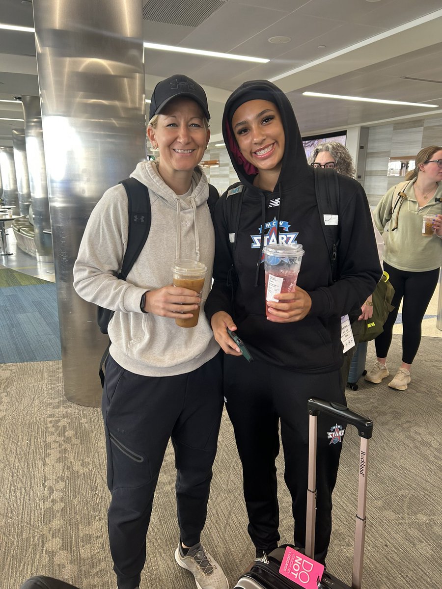 Angela Santa Fe (@angela_sebball) on Twitter photo Boarding flight to Prime Event East with the newly ranked #32 in the 2027 class <a href="/BellaOwumi24/">Bella Owumi</a>! Always in this one’s corner- #32 is just the start 📈 Boarding flight to Prime Event East with the newly ranked #32 in the 2027 class <a href="/BellaOwumi24/">Bella Owumi</a>! Always in this one’s corner- #32 is just the start 📈