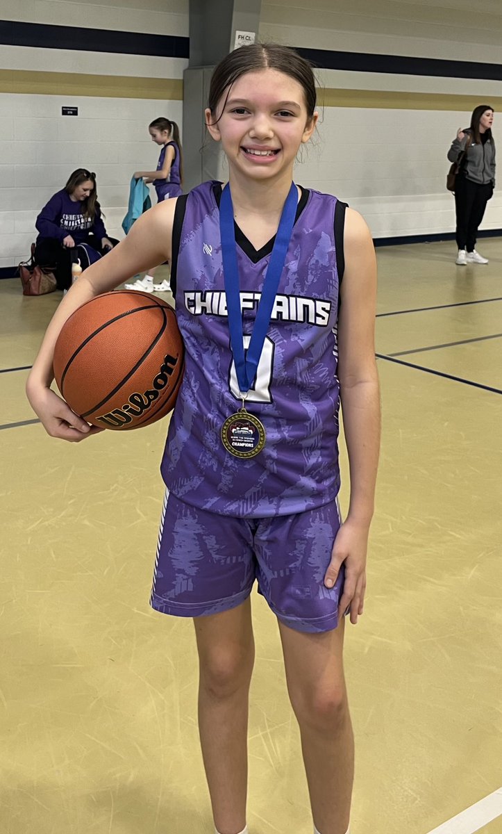 Look at this one. Persistent G 2032 Aliyah Kratzenberg out of Ohio is enrolled at Logan-Hocking Middle School and holds down Midwest Basketball Club. It’s between her and the rest — who’s the best. We watched the footage and must say none can ball as well. MiddleSchoolElite.com