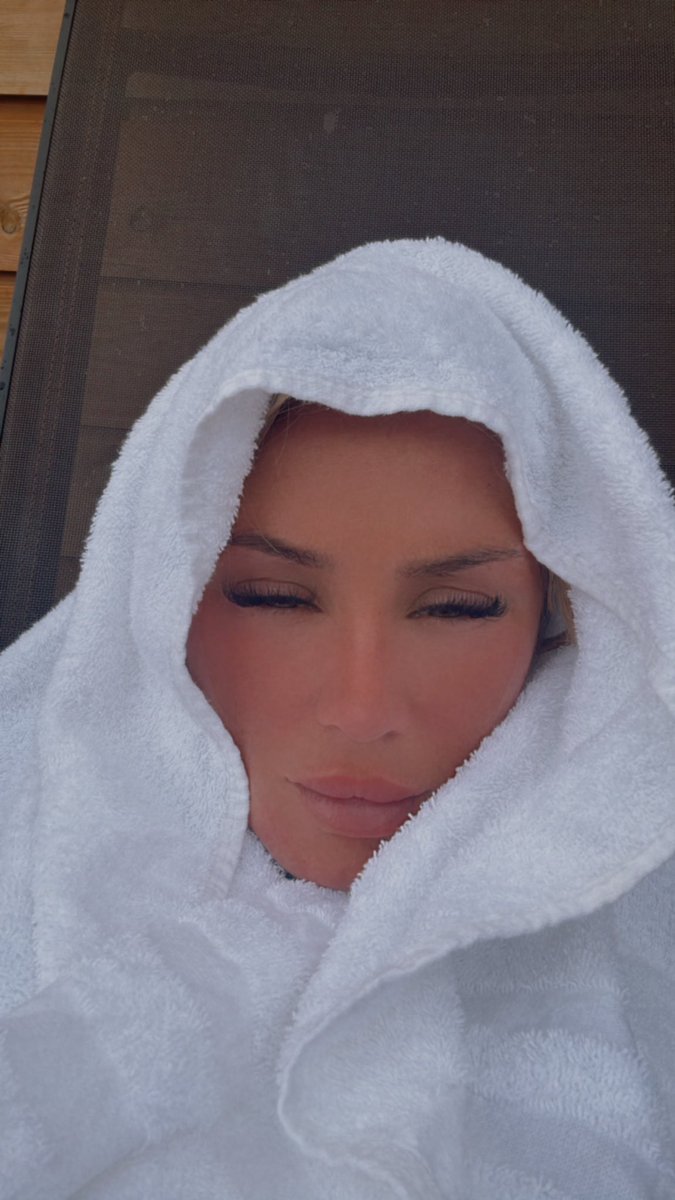 Me trying to catch sun in Uk in June 🤦🏼‍♀️☔️ 🌧️