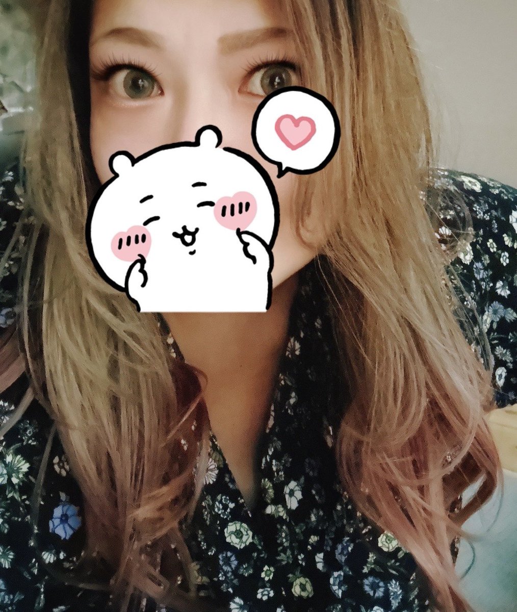 朝から美容院でブリーチしてグラデのアッシュブラウンに毛先だけピンク入れてもらった！
#ROSETTE