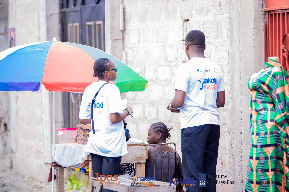 cojetasbl6's tweet photo. Sensibilisation porte à porte à Ngaba : les intermédiaires ont éclairé les jeunes sur les mythes qui circulent dans nos rues concernant la santé sexuelle et reproductive. Une initiative pour informer, protéger et responsabiliser. @youthprint https://t.co/wY972C1dM3