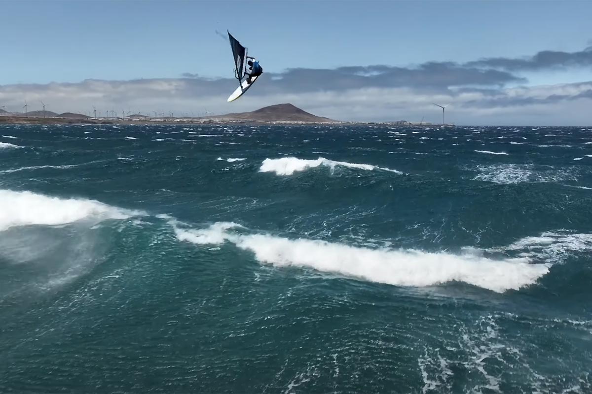 🇫🇷 Du radical à tous les étages !
 
Plus d’infos sur Windsurfjournal.com 👉 tinyurl.com/43y4avw8
- - -
🇬🇧 Radical on every level!

More on Windsurfjournal.com 👉 tinyurl.com/2s4zt6jv

#JohannesHertel #HertelPictures #PozoIzquierdo #Windsurfjournal