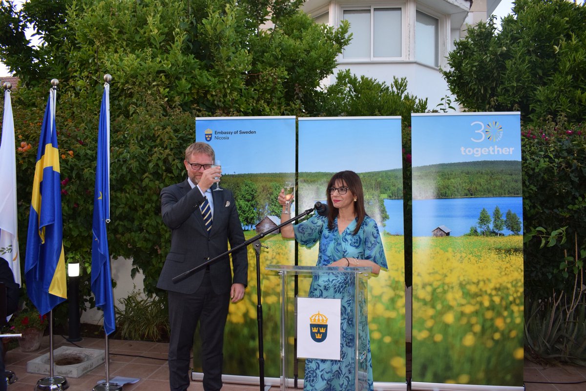 Happy National Day of Sweden 2025! Thank you, Deputy Minister Marilena Evangelou for attending our celebration and for your warm congratulations.
