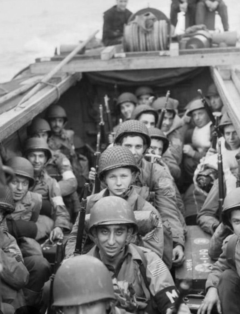 If you encounter an American who doesn't know what happened 81 years ago today, tell them. History survives bc we tell it.

Story time:

I was studying drawing in Vicenza, Italy one summer in grad school (a dream!), and we'd take weekend trips to explore the area.