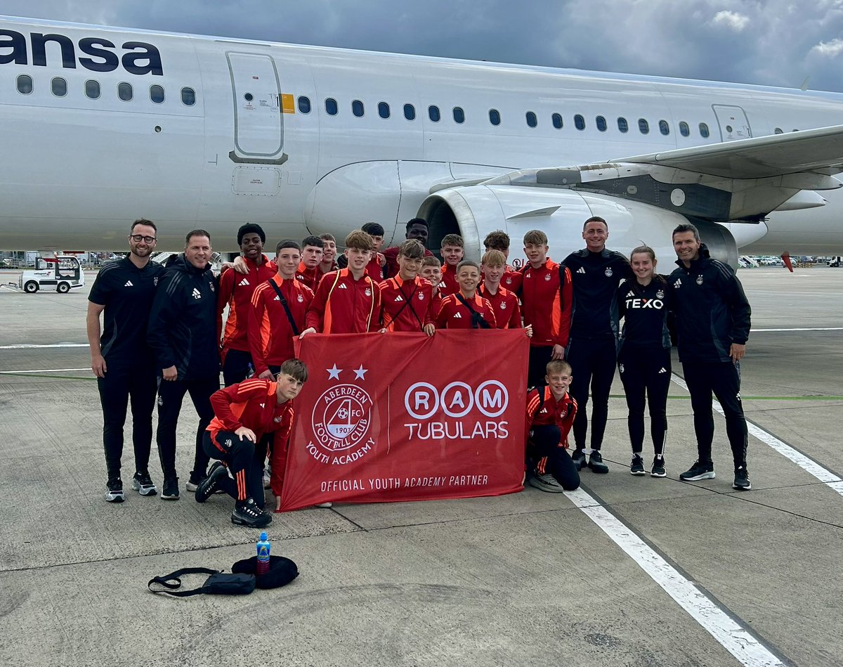 🏆🇩🇪 🇳🇱 Tournament season continues as our U11’s &amp; U14’s travel to Holland &amp; Germany today to compete in the U11 Jorrit Hendrix Cup &amp; U14 Mannheim Masters over the weekend. 
Good luck boys! 🔴⚪️🔴⚪️ COYR