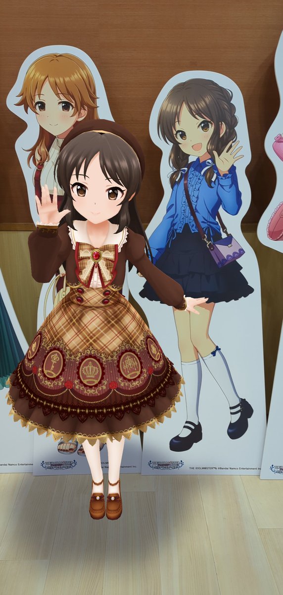 本日の戦利品＆おまけです。
はぁとのグッズは無事全確保できました。見た感じ他の子の在庫もまだ潤沢にありますが、響子の缶バッジだけ品切れなのは謎です。
しゅがはPなので靴のロッカーは310番！(ｷﾘｯ
今更ながら修正後のありす、表情が柔らかくなってますね。
#デレステAR
#デレスポAR
#橘ありす
