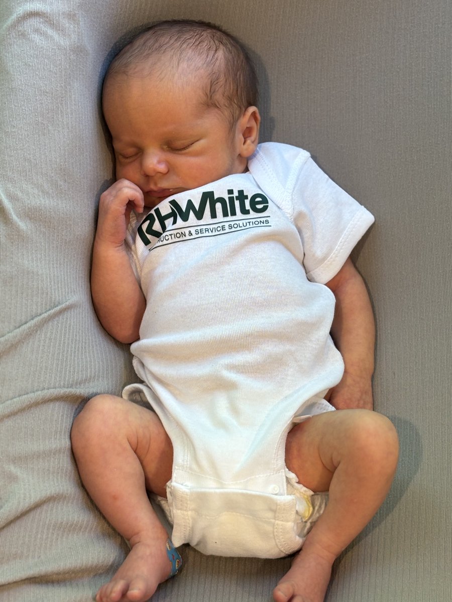 💙 Big news! 💙
RHW President &amp; CEO Tom White—4th-generation leader—and his wife Georgia have welcomed a baby boy!

Beckett Howland White
Born May 27, 2025
6 lb. 2 oz. | 18.11" long

Beckett joins the growing 5th generation of the White family. Congrats to all! #RHWhiteFamily