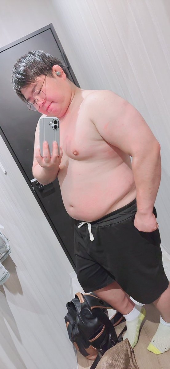 今日も仕事終わりに筋トレ〜＿(　_´ω`)_