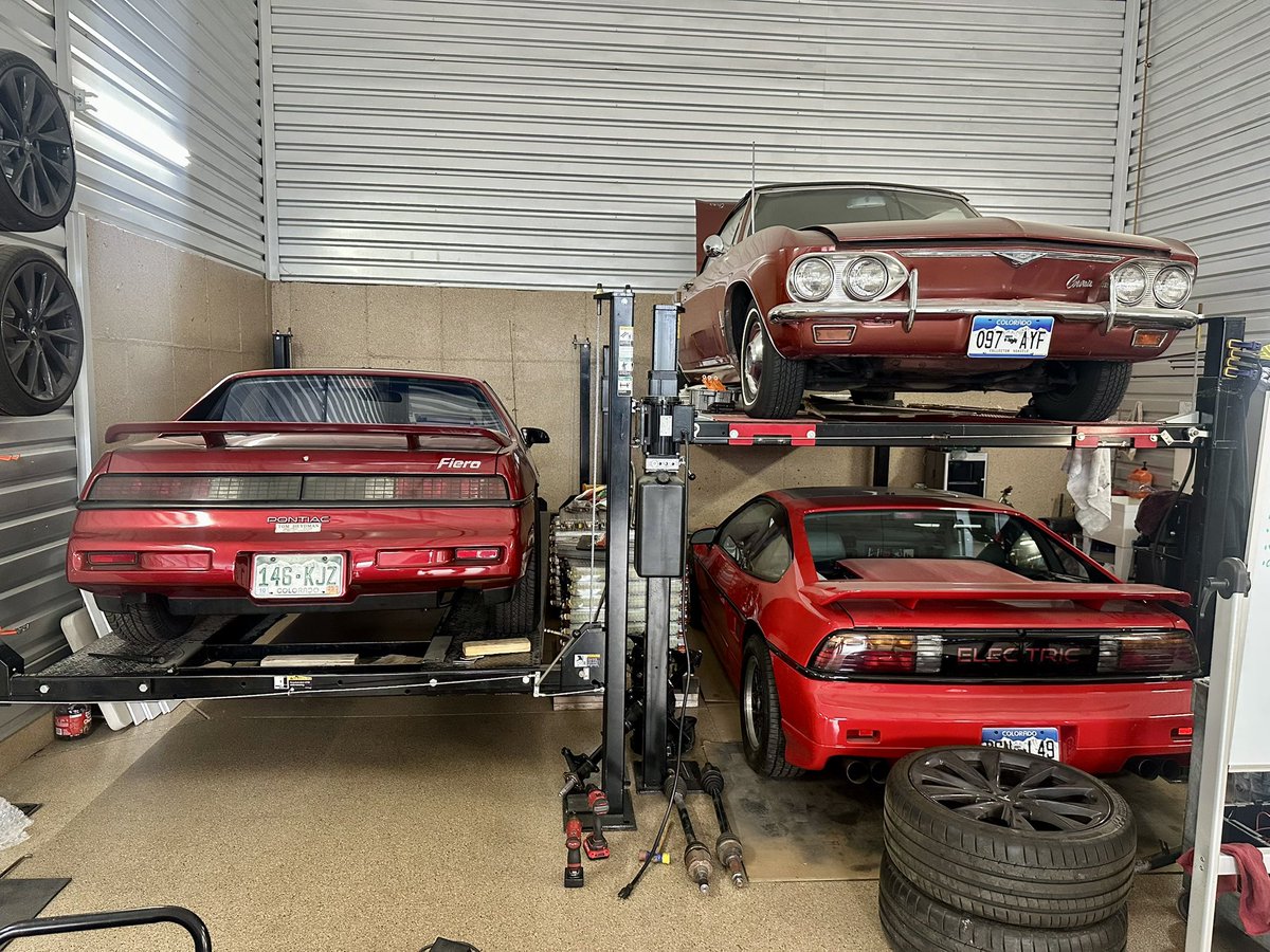 elecclassiccars's tweet image. Massive thanks to Nick and the ClassicEVConversions crew, in Denver, for helping with the logistics of BugZappa for Pikes Peak. Check them out if you’re looking for a good shop to convert your car to electric, a really great team doing some sterling work. 😎⚡️👌 #pikespeak