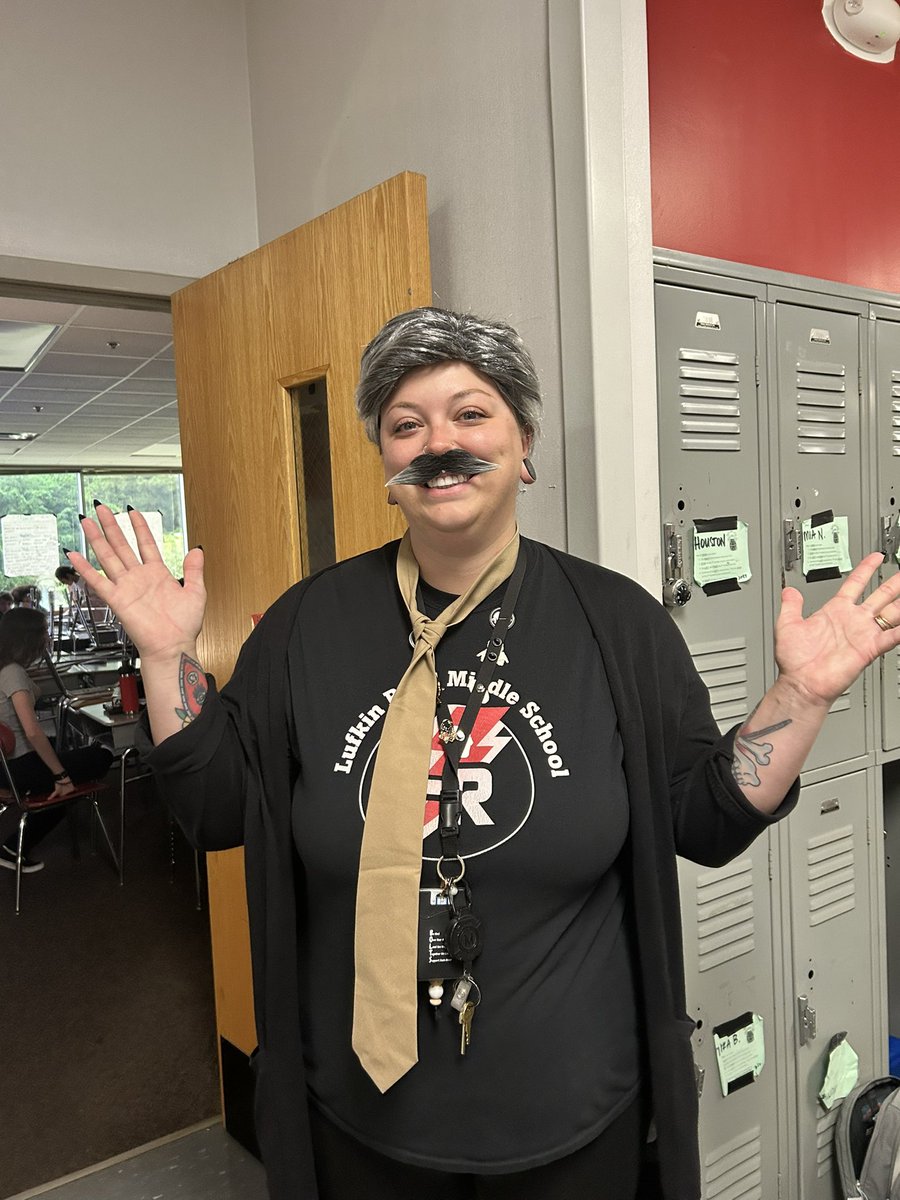 MrsDeviney's tweet photo. The ghost of Alex Trebek is leading 7-⅔ ELA review today! 👀

#LightningConnections https://t.co/hV0FRMvi1n