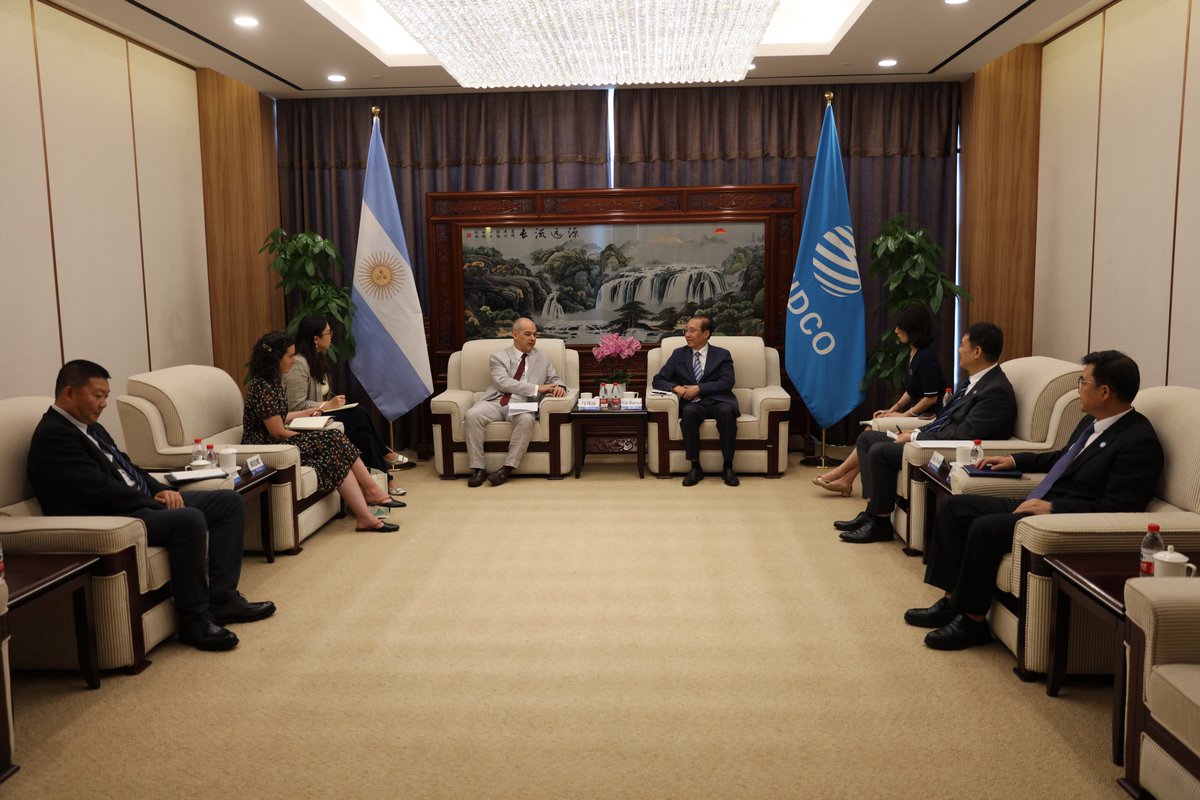 Geidco_Official's tweet image. 📢 On June 6, Xin Bao'an, Chairman of GEIDCO and Chairman of CEC, met with a delegation led by Argentine Ambassador to China Sabino Vaca Narvaja at the headquarters of the cooperative organization.
geidco.org.cn/2025/0606/8508…
#GEIDCO #EnergyTransition