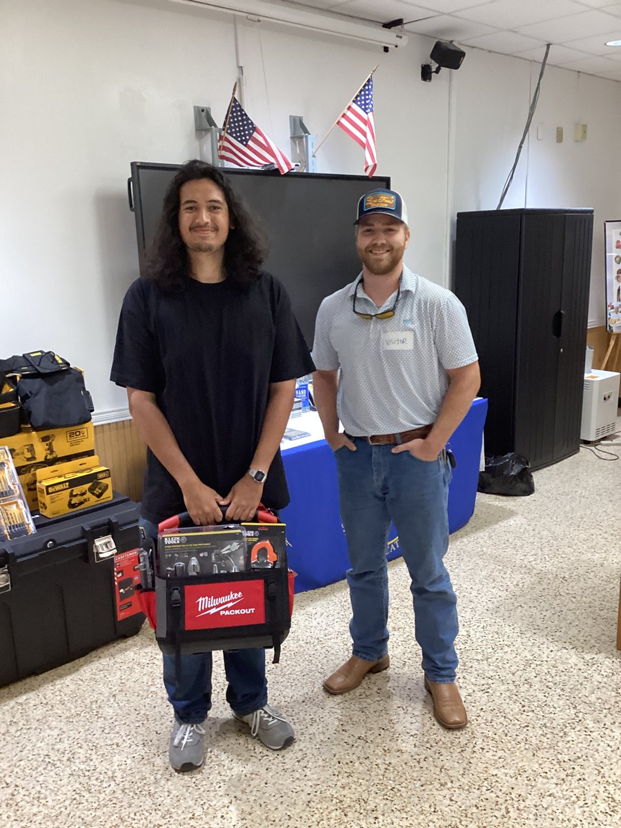 TechCenterVB's tweet image. Awards Day PM Session 3:
Scholarship Awards
Joseph Peterson HVAC Tools- Adian Prosser– HVAC 2
Andre ‘Skip” Pease Memorial Scholarship- Tristan Roullet – Carpentry
HRPWA Scholarship - Gianni Ponseti – HVAC 2
@vbschools