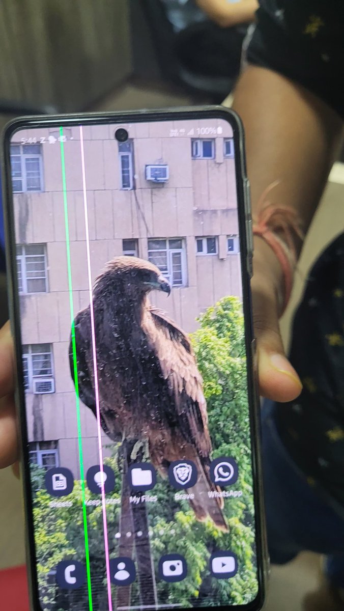 Akash_kumar024's tweet photo. Hey @SamsungIndia , another green line after the update, Kindly plzz provide the screen replacement or some discount.. 😭i am in samsung eco system, its find of impossible to use my phone

@GyanTherapy @TechnicalGuruji @SamsungMobile @SamsungCEO_Jae @consumercourtin https://t.co/gexVcL1xeQ