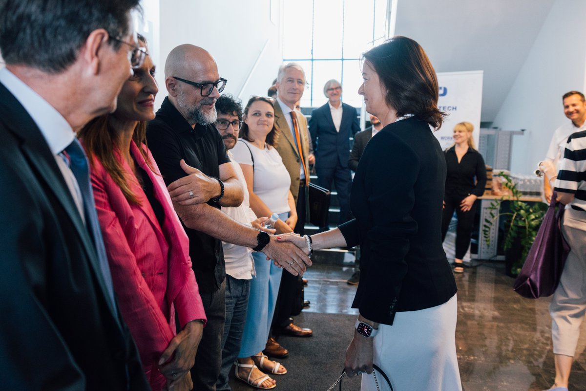 MFEA Slovenia (@mzez_rs) on Twitter photo "Naši diplomati in ekonomski svetovalci vam lahko pomagajo pri odpiranju vrat v tujini, današnji pogovor in izmenjava s podjetji je dragocena, skupaj smo lahko še bolj uspešni v tujini." <a href="/tfajon/">Tanja Fajon</a> "Naši diplomati in ekonomski svetovalci vam lahko pomagajo pri odpiranju vrat v tujini, današnji pogovor in izmenjava s podjetji je dragocena, skupaj smo lahko še bolj uspešni v tujini." <a href="/tfajon/">Tanja Fajon</a>