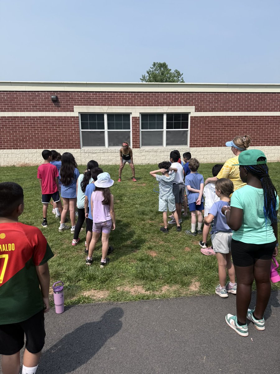 MissElizabethB tweet media