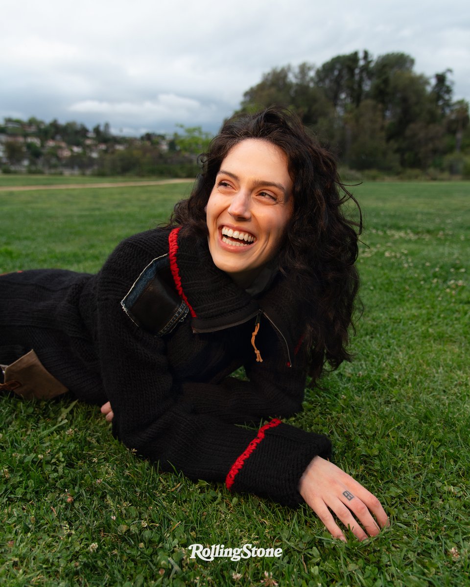 RollingStone's tweet photo. Eva Victor Was an Internet Sensation. Then She Found Her Voice With ‘Sorry, Baby’

A comedian who channeled awkwardness and anxiety in viral tweets and TikToks, Victor is reintroducing herself as writer, director, and star of a stunningly intimate new feature. 

🔗
https://t.co/X7tqmprhYp