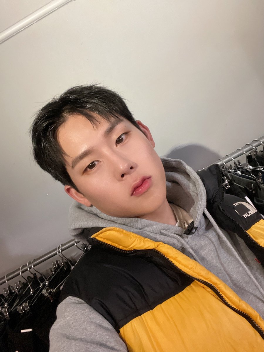 OfficialMONSTAX's tweet photo. 우리형과 오랜만에 데이트했다요 히히 #주헌 https://t.co/zGrgcPnxkA